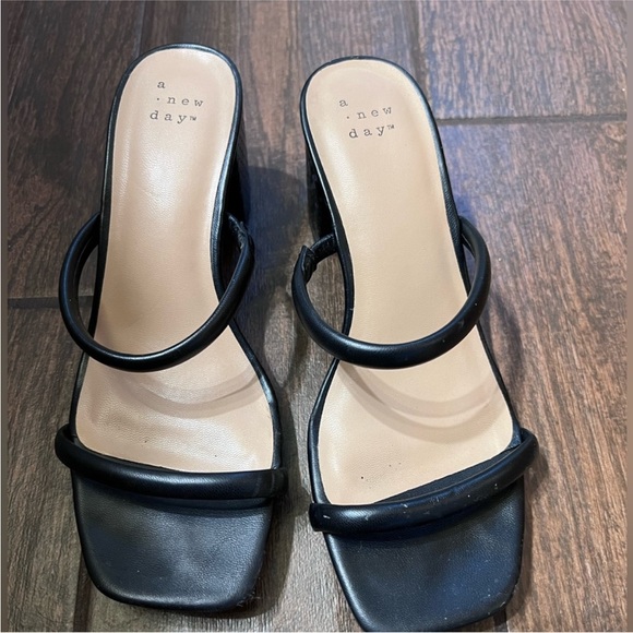 A New Day Black Faux Leather Sandals Sparkly Wedge Heel Sz 7.5M NWOB - Picture 6 of 8